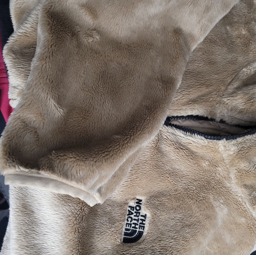 North face gold  and black osito size 3x